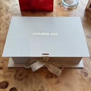 NWT Hourglass Cosmetics x Amex “The Travel Edit” Set